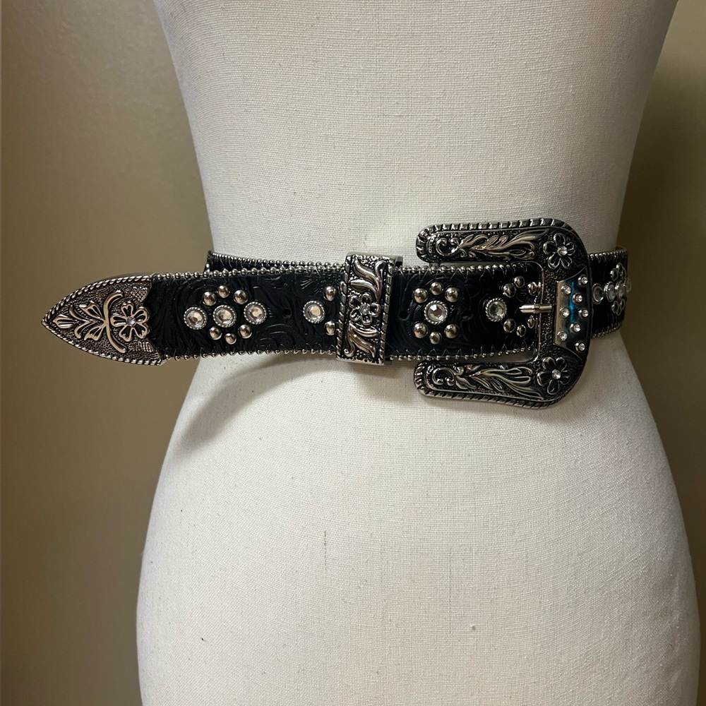 NWT Lake Shore Drive Accessories BLINGED OUT!